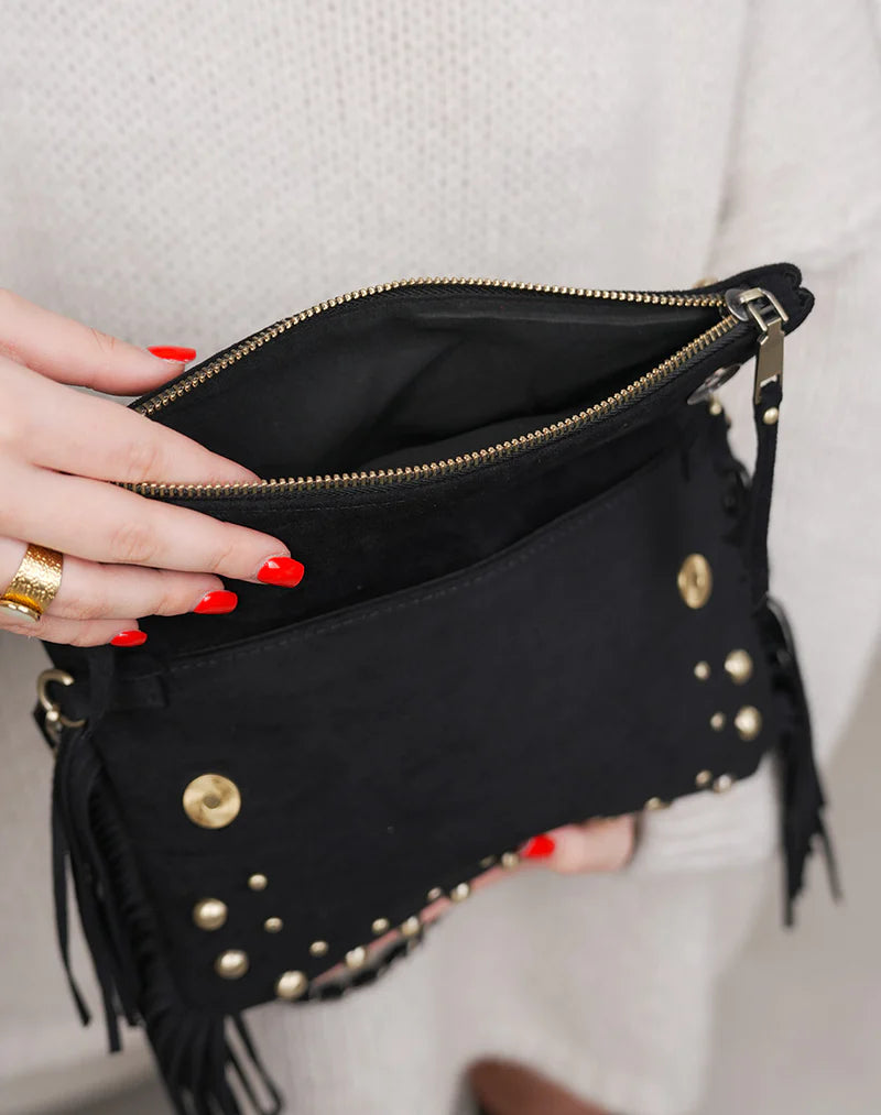Bolso Clutch de Gamuza con Tachas y Flecos